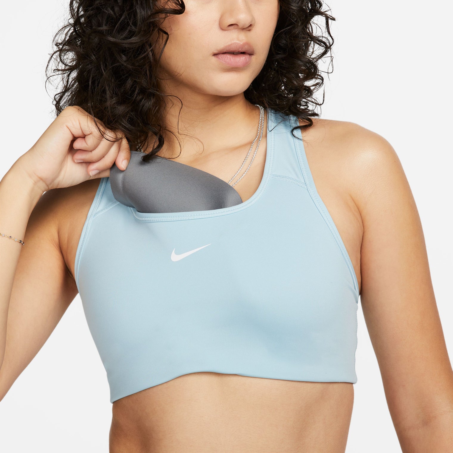 NIKE DRI-FIT SWOOSH SPORTS TOP SOPORTE MEDIO