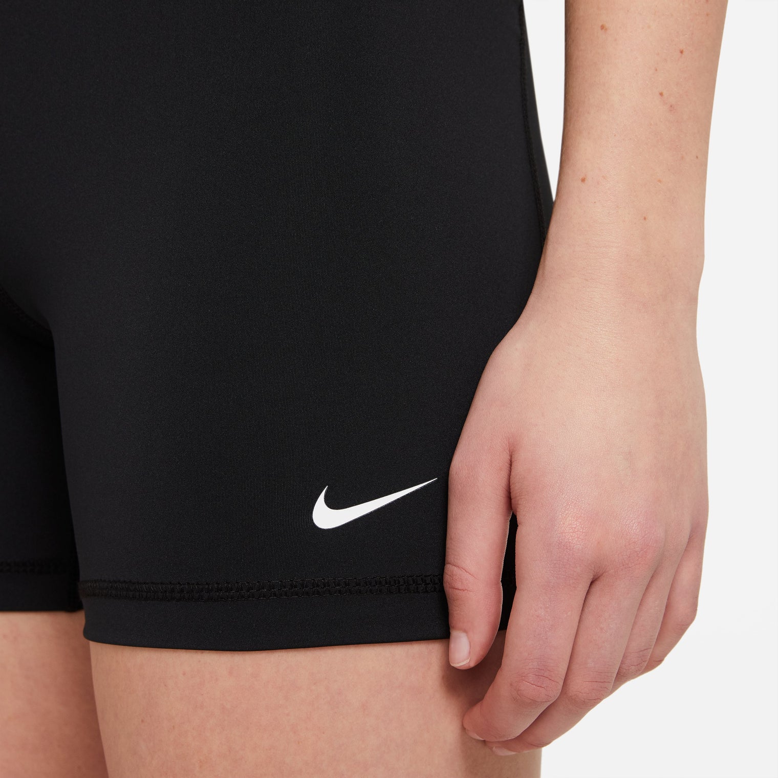 NIKE PRO 365 SHORT 5" LEGGINGS NEGRO CORTO PARA MUJER