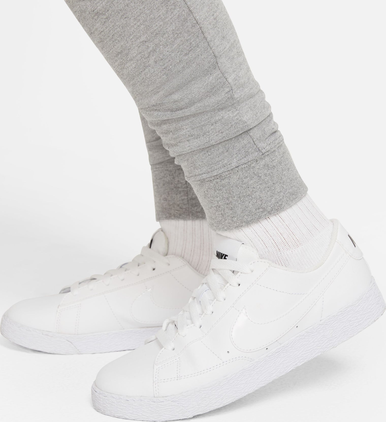 NIKE ESSENTIALS JOGGER PARA NIÑOS