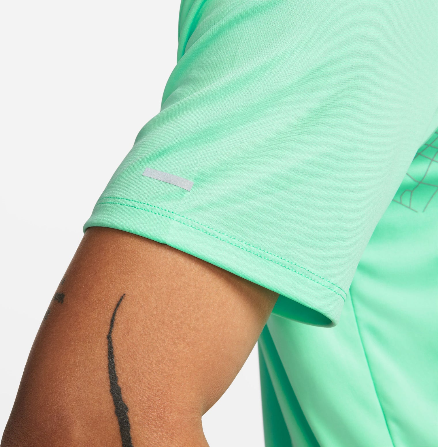 NIKE DRI-FIT UV MILER RUN DIVISION CAMISETA PARA HOMBRE