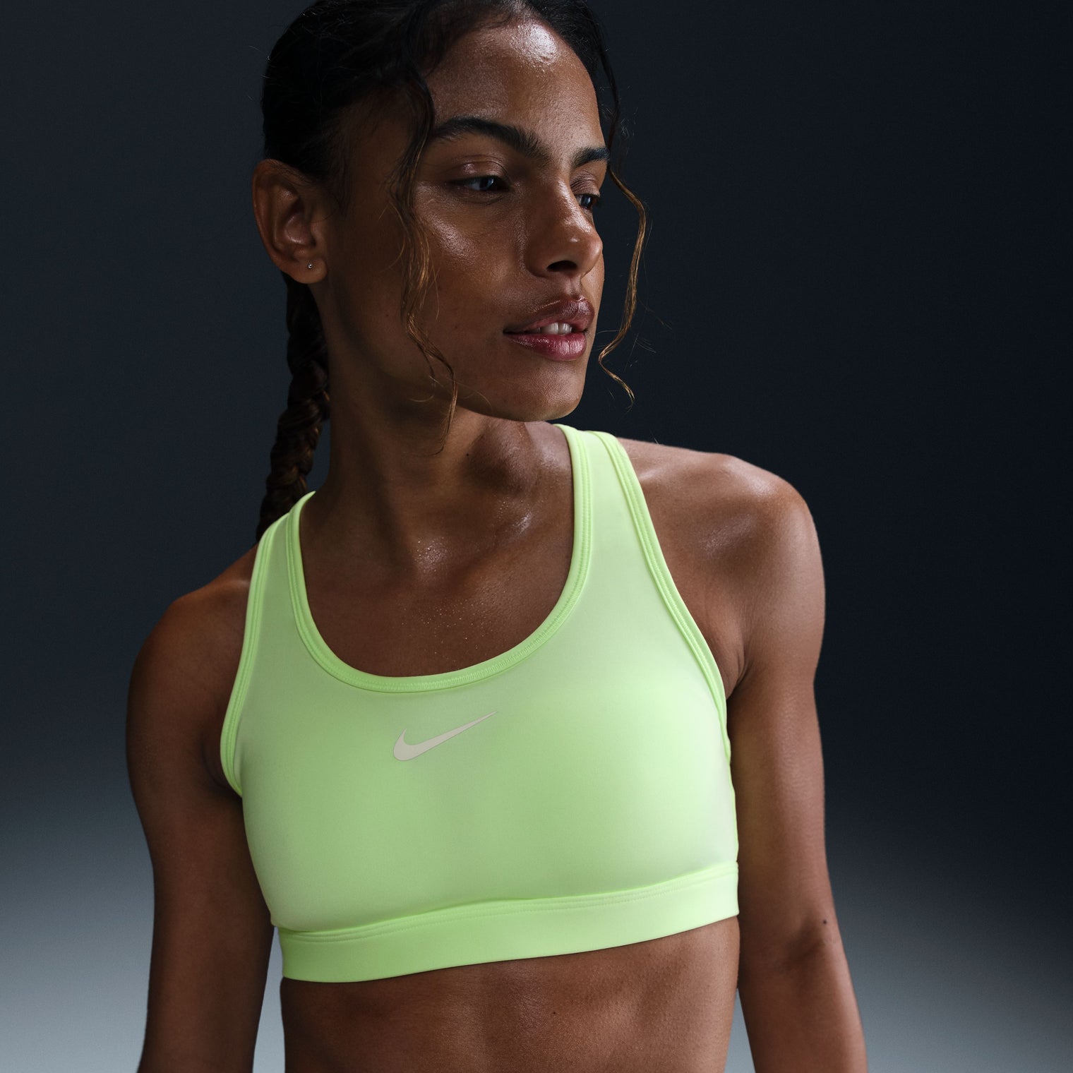 Nike Swoosh Medium Support Bra deportivo con almohadillas para mujer