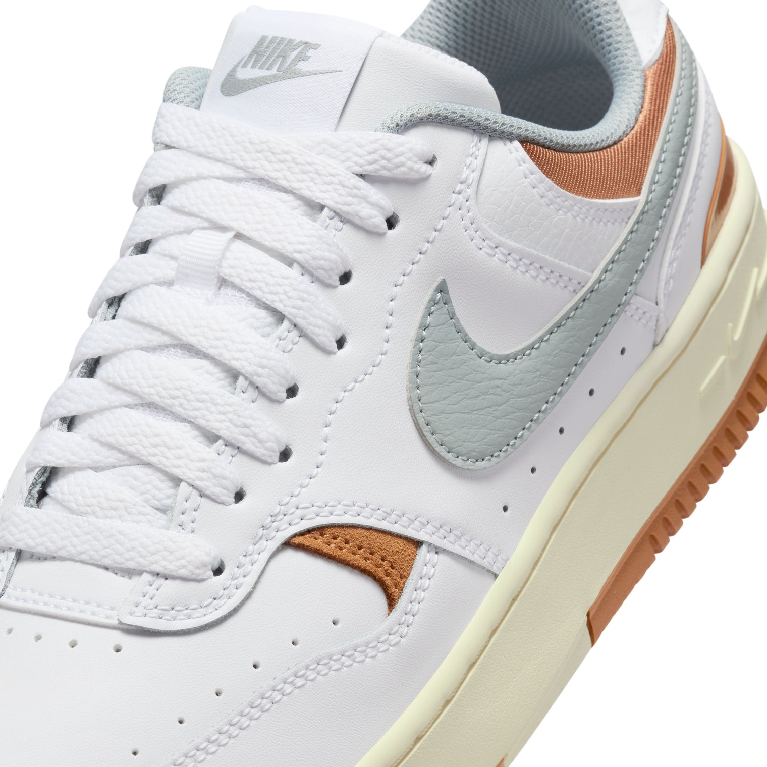 Nike Gamma Force Women