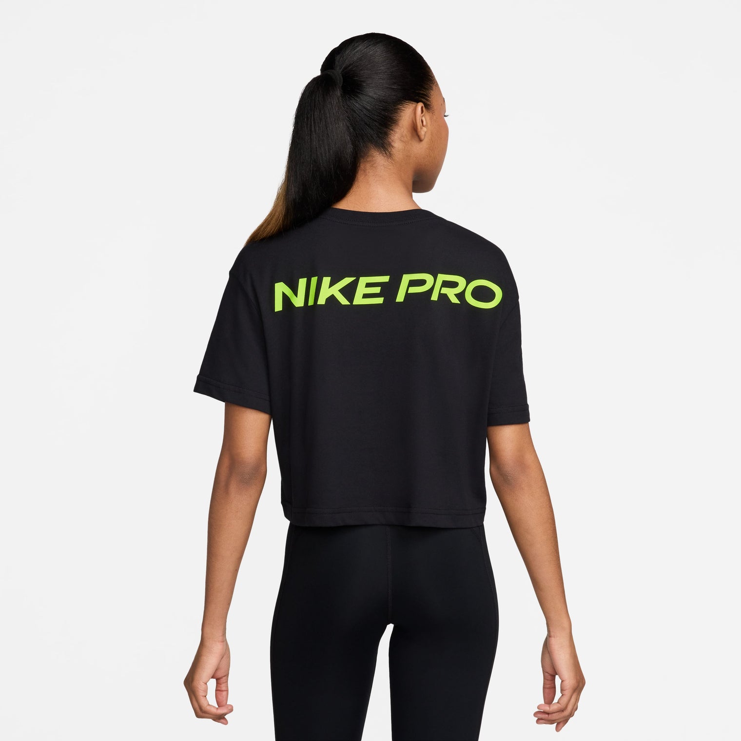 CAMISETA NIKE PRO DRI-FIT PARA MUJER