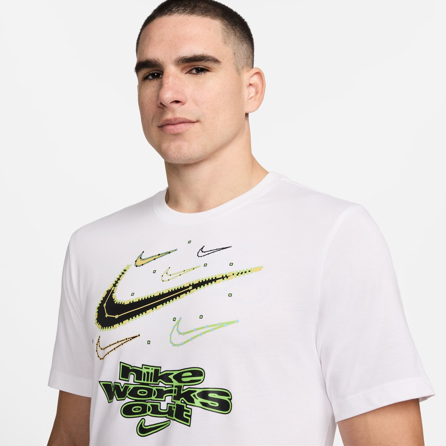 NIKE M NK DF TEE IYKYK SU24 CAMISETA BLANCO DE HOMBRE PARA ENTRENAMIENTO