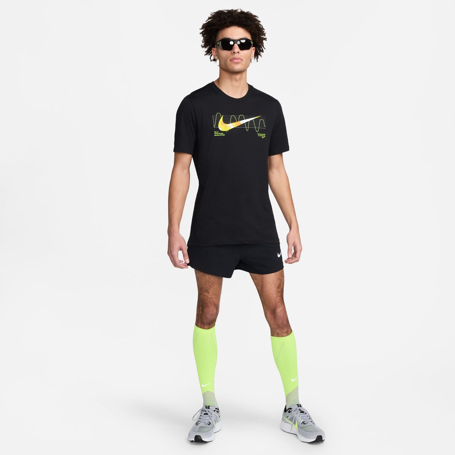 CAMISETA NIKE DRI-FIT GRAPHIC PARA HOMBRE