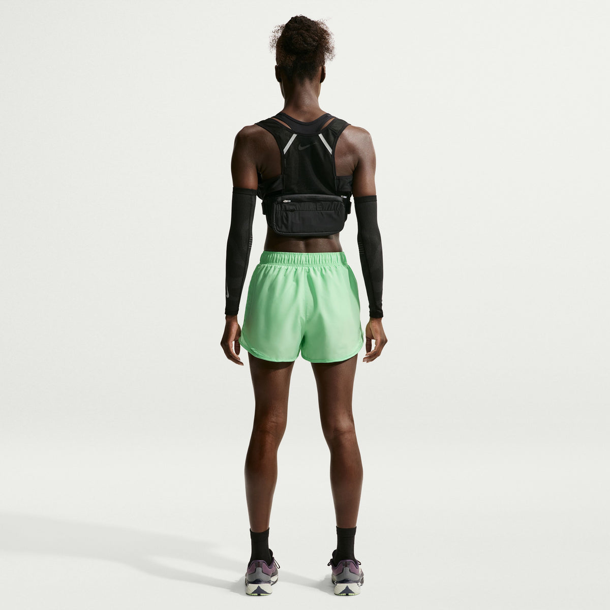 Nike Tempo Shorts de correr Dri-FIT de tiro medio con forro de ropa interior para mujer