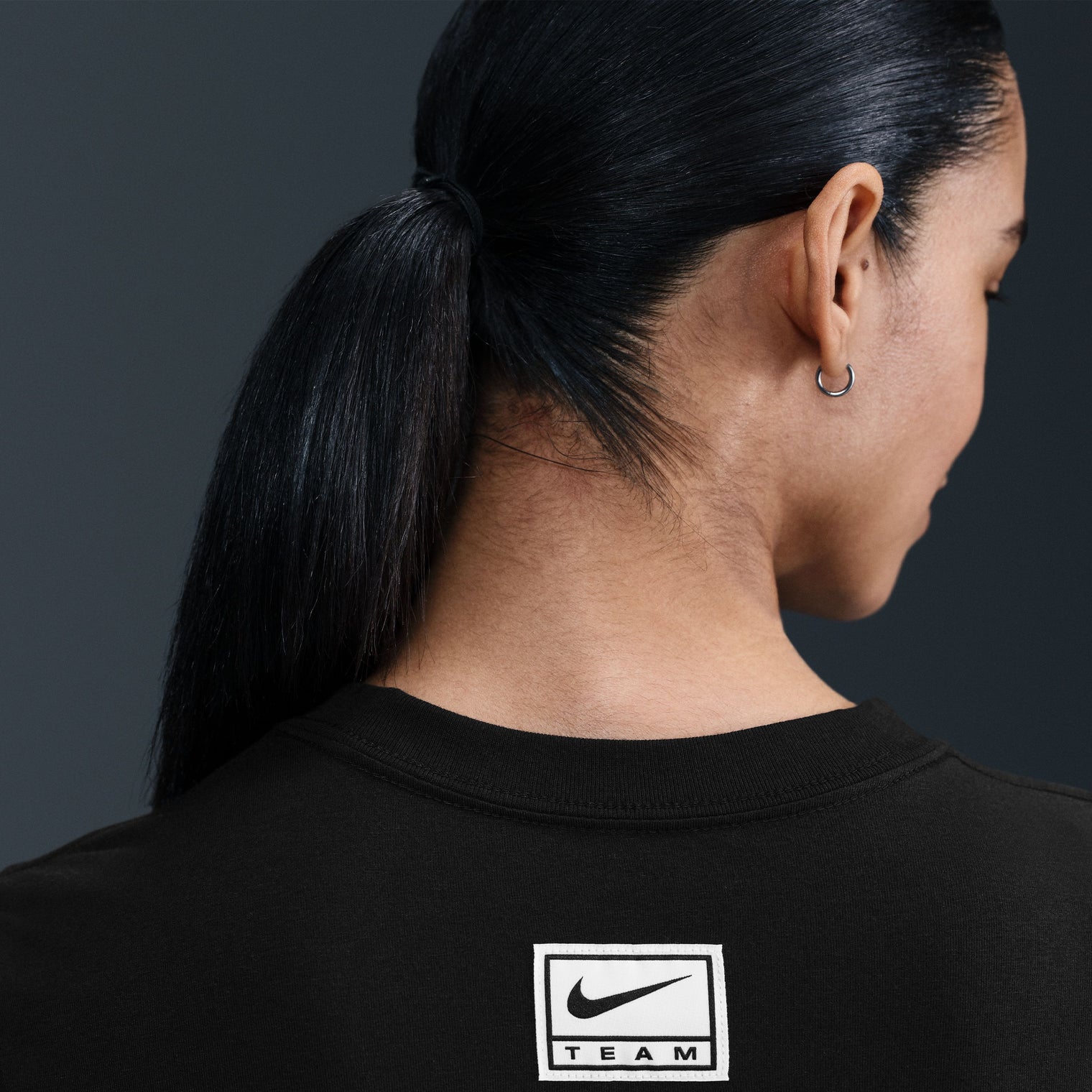 Nike Camiseta corta ajustada para mujer