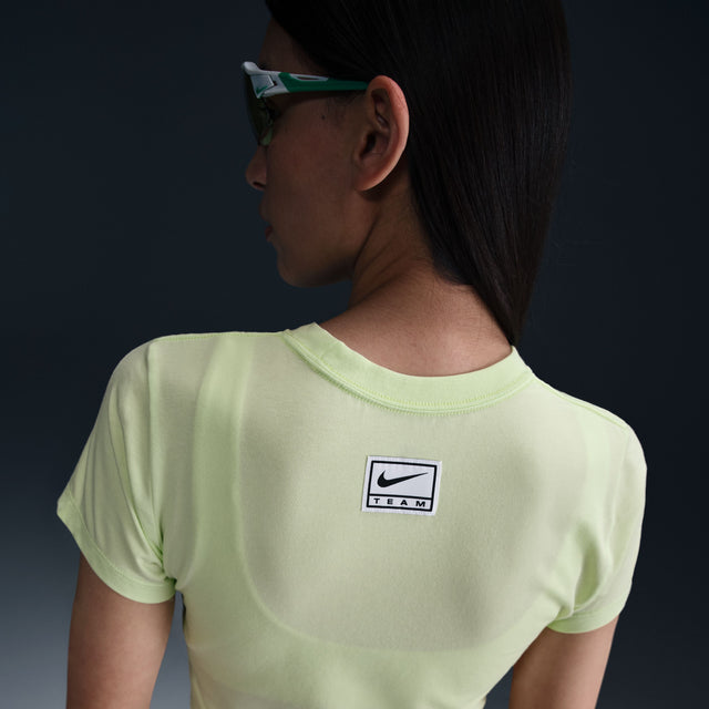 Nike Camiseta corta ajustada para mujer