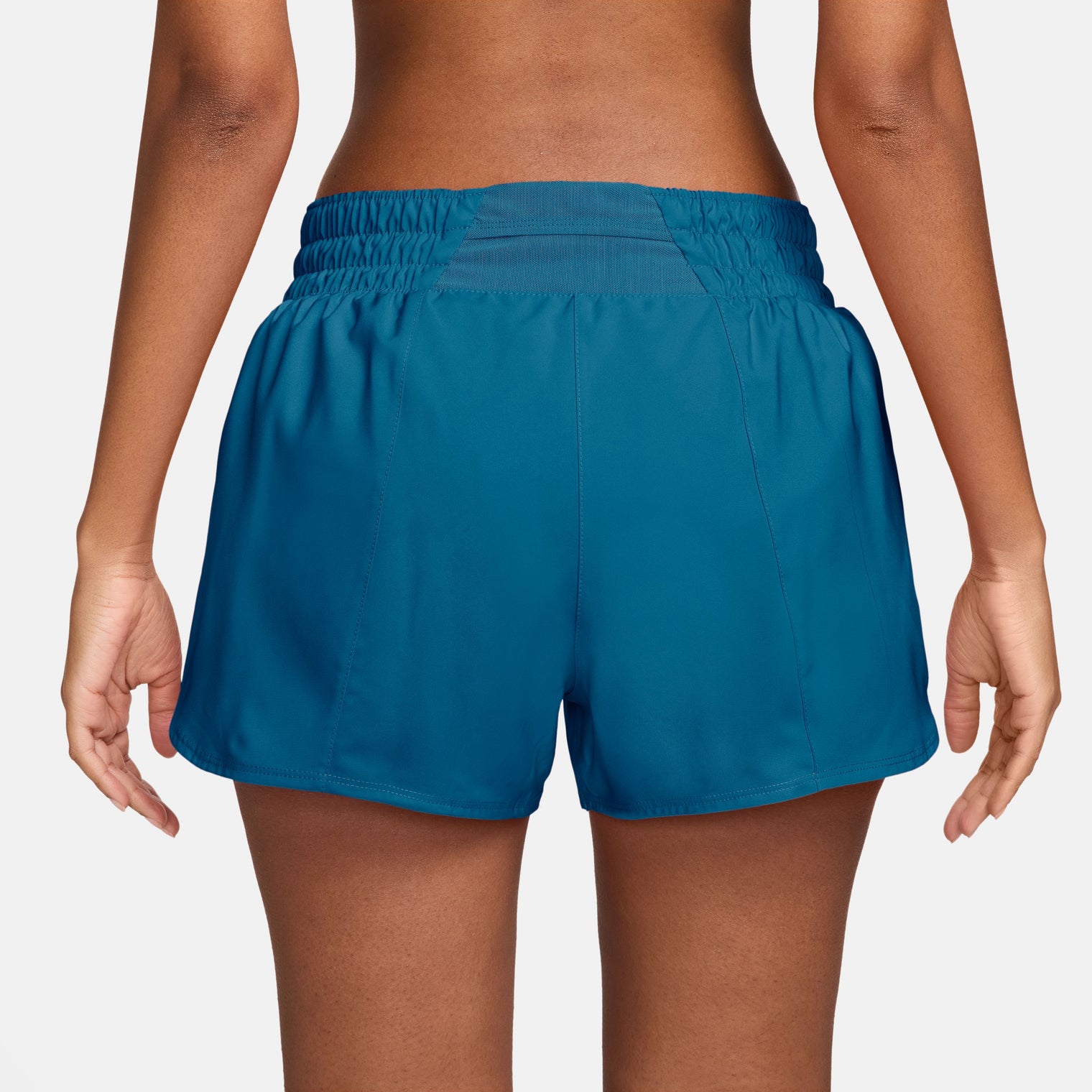Nike One Swoosh Shorts de correr Dri-FIT de tiro medio holgados de 8 cm con forro de ropa interior para mujer
