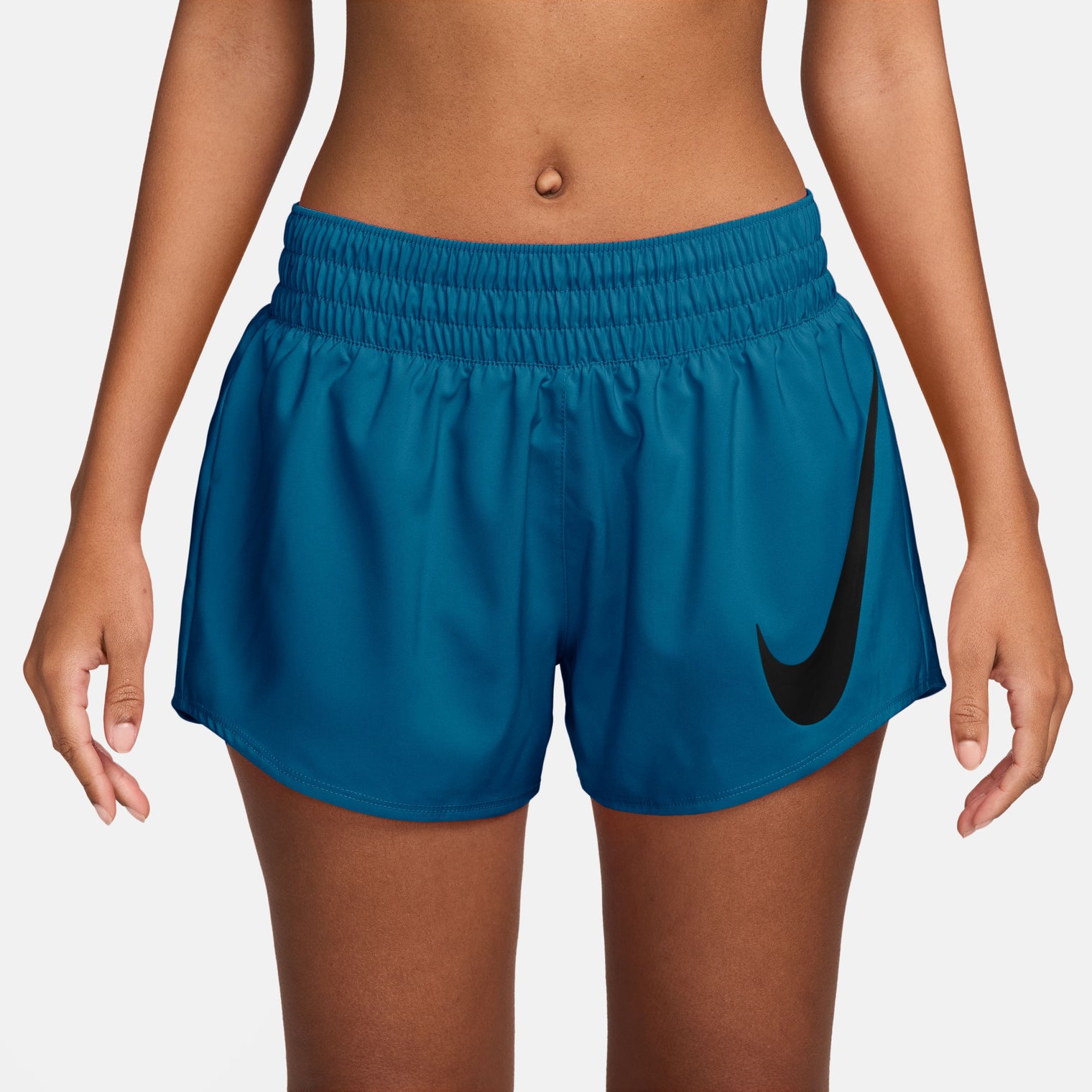 Nike One Swoosh Shorts de correr Dri-FIT de tiro medio holgados de 8 cm con forro de ropa interior para mujer