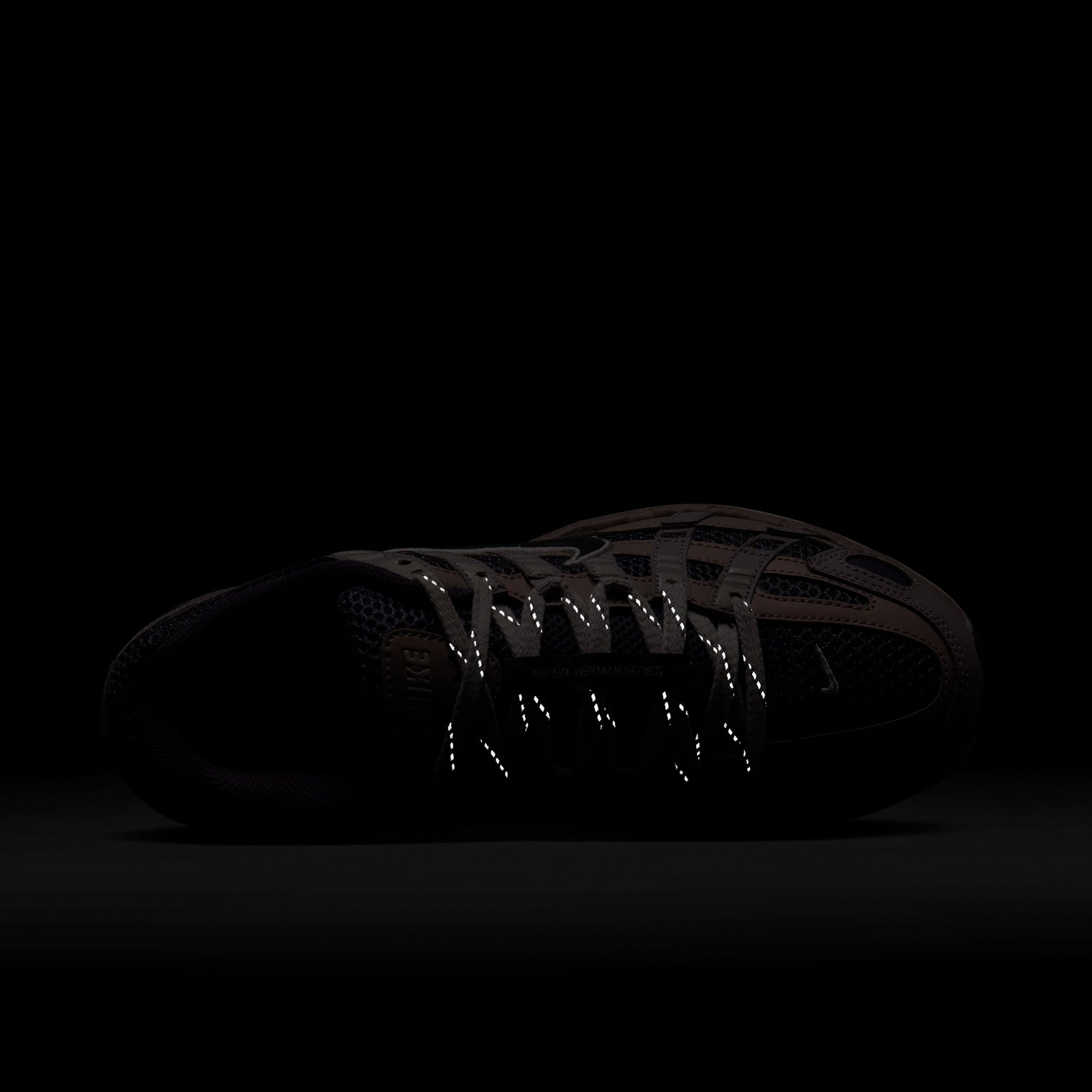 Tenis para mujer Nike P-6000 SE