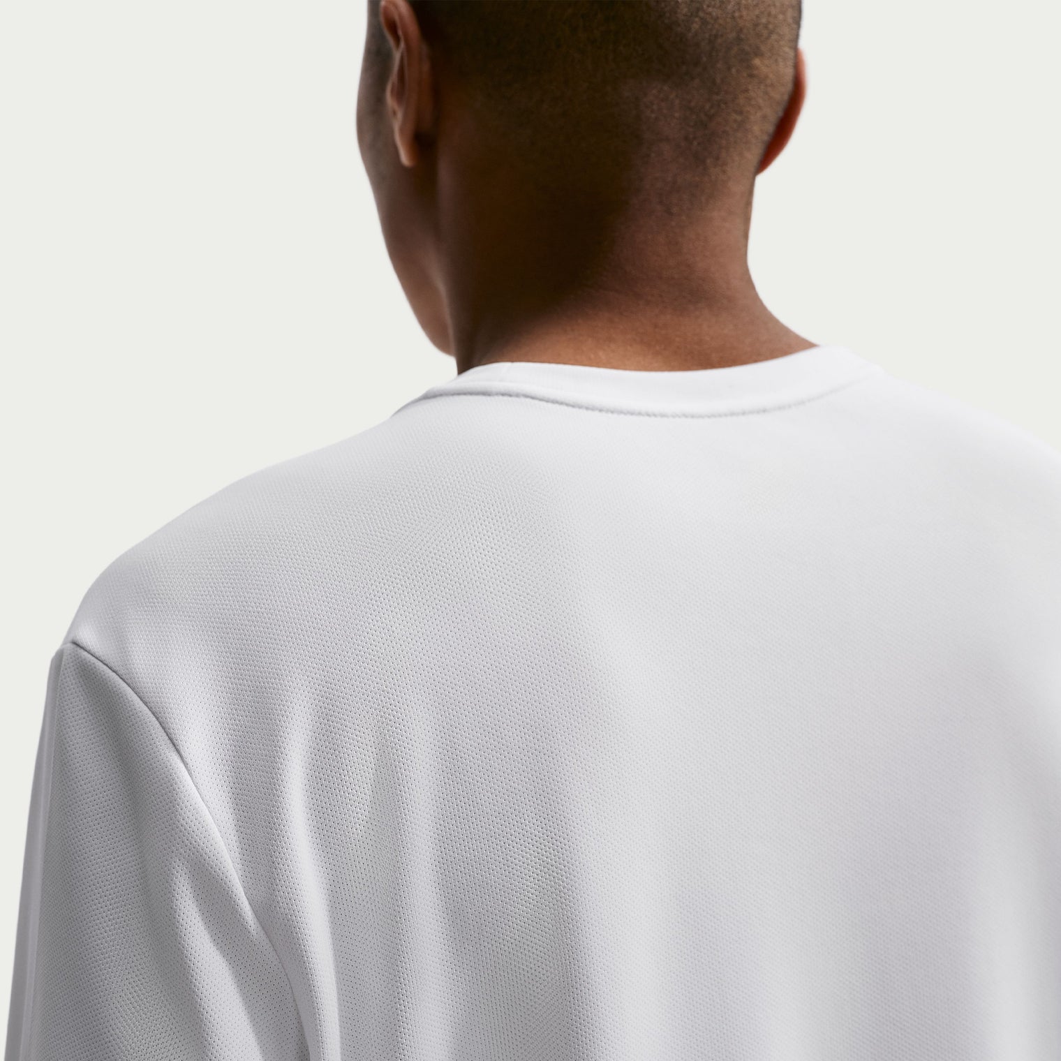 MEN NIKE DRI-FIT MILER SHORT-SLEEVE
