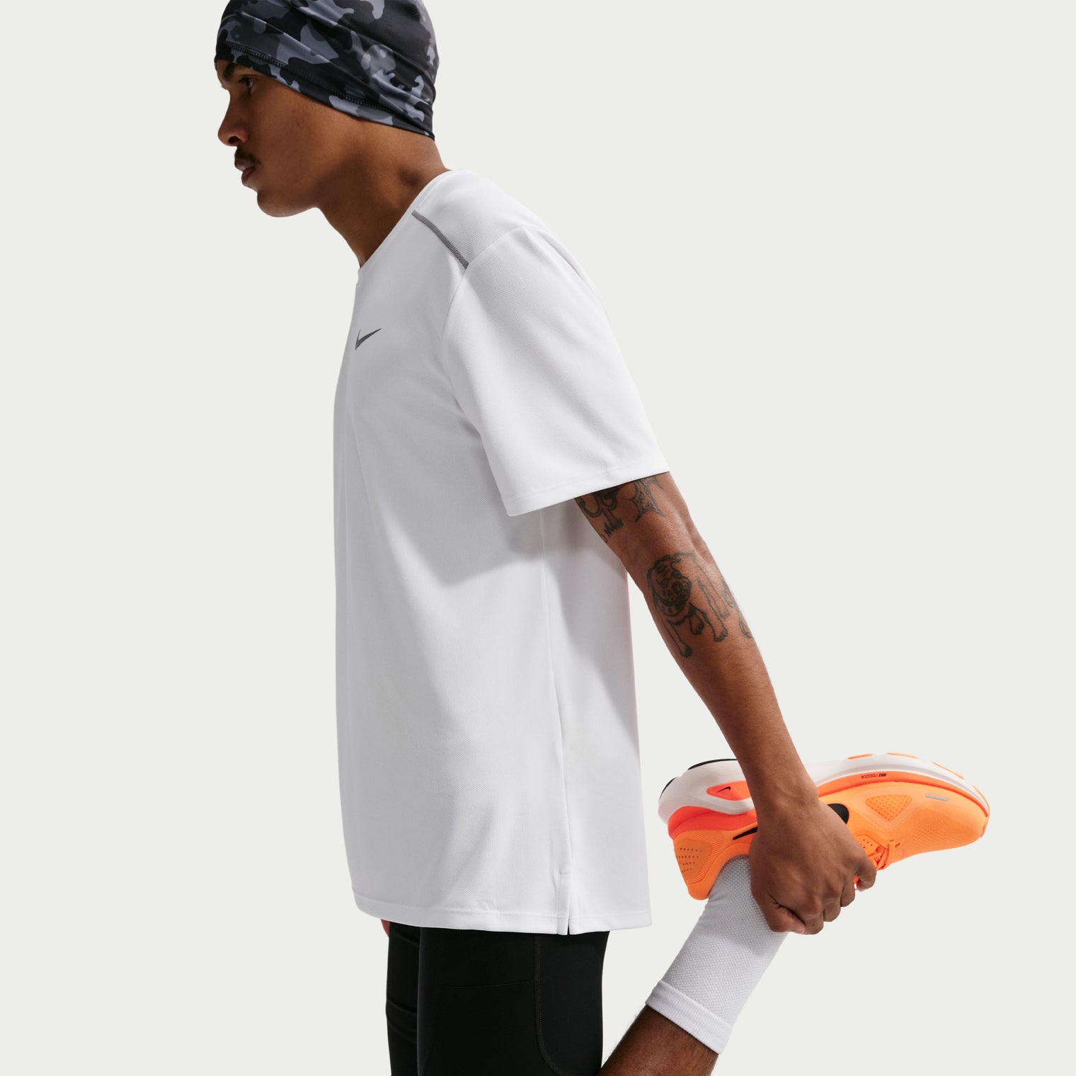MEN NIKE DRI-FIT MILER SHORT-SLEEVE