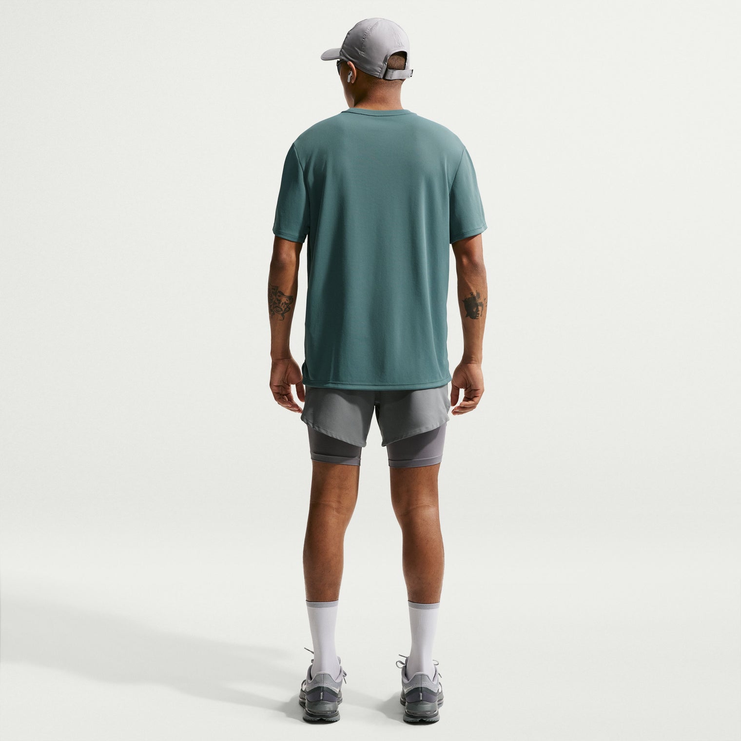MEN NIKE DRI-FIT MILER SHORT-SLEEVE