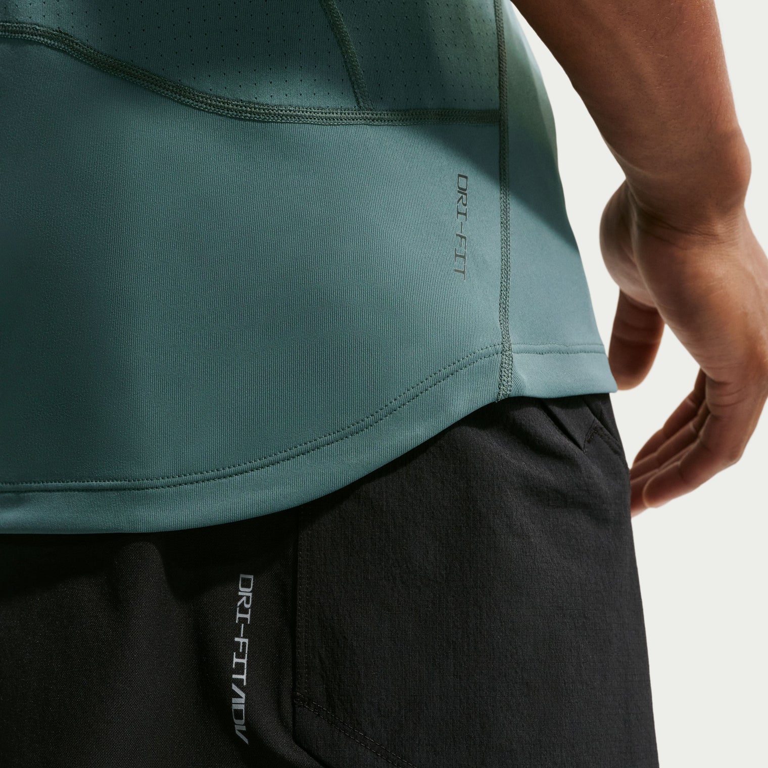 MEN NIKEPRO DRI-FIT TRAINING TANK