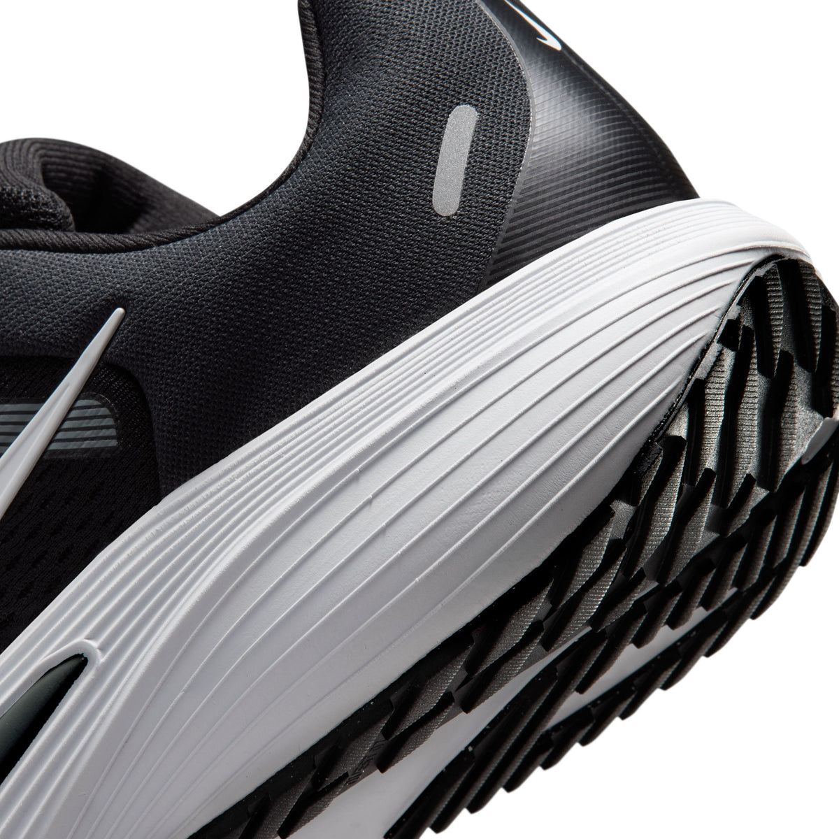 NIKE QUEST 7