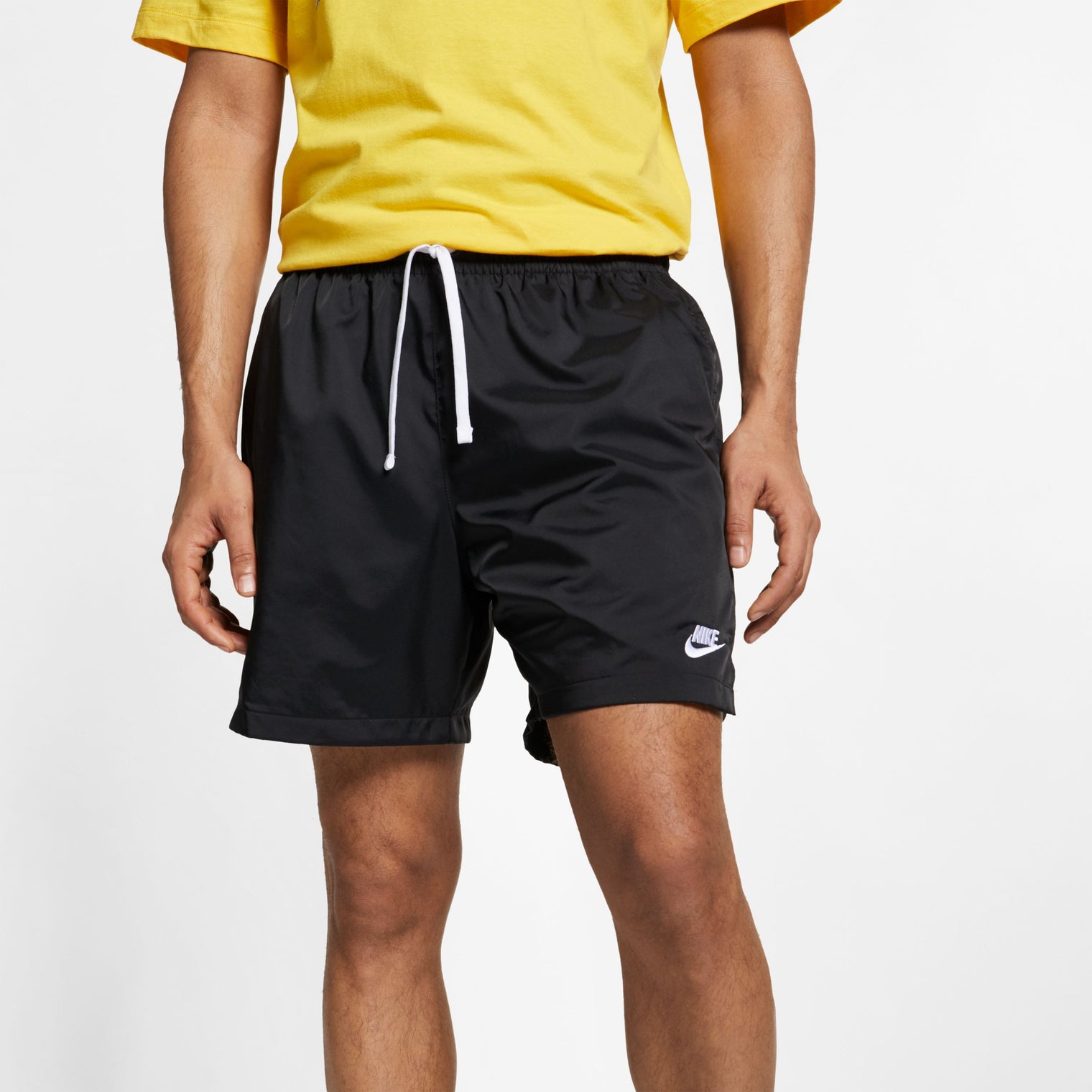 Nike Sportswear Essentials tejidos forrados fluidos