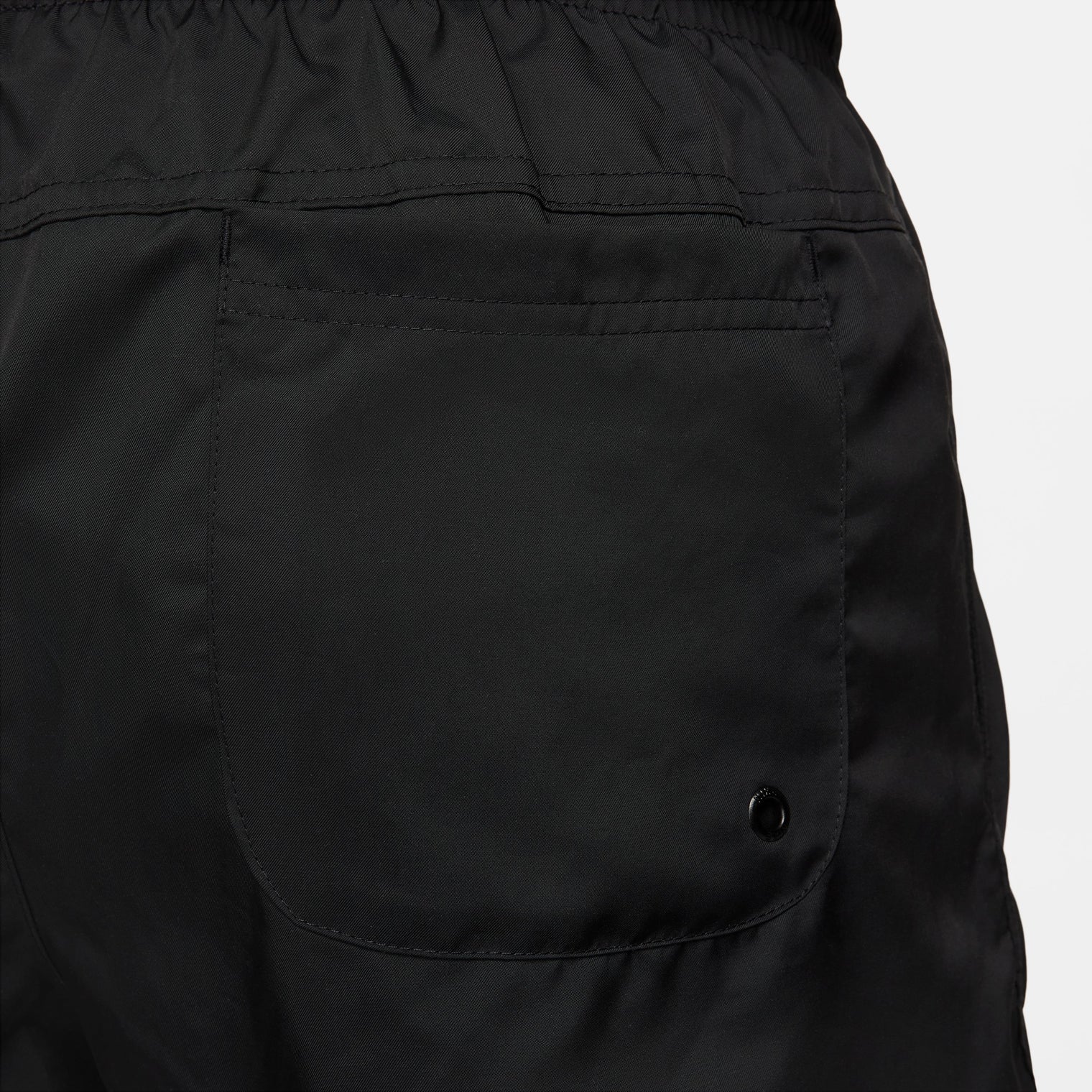 Nike Sportswear Essentials tejidos forrados fluidos