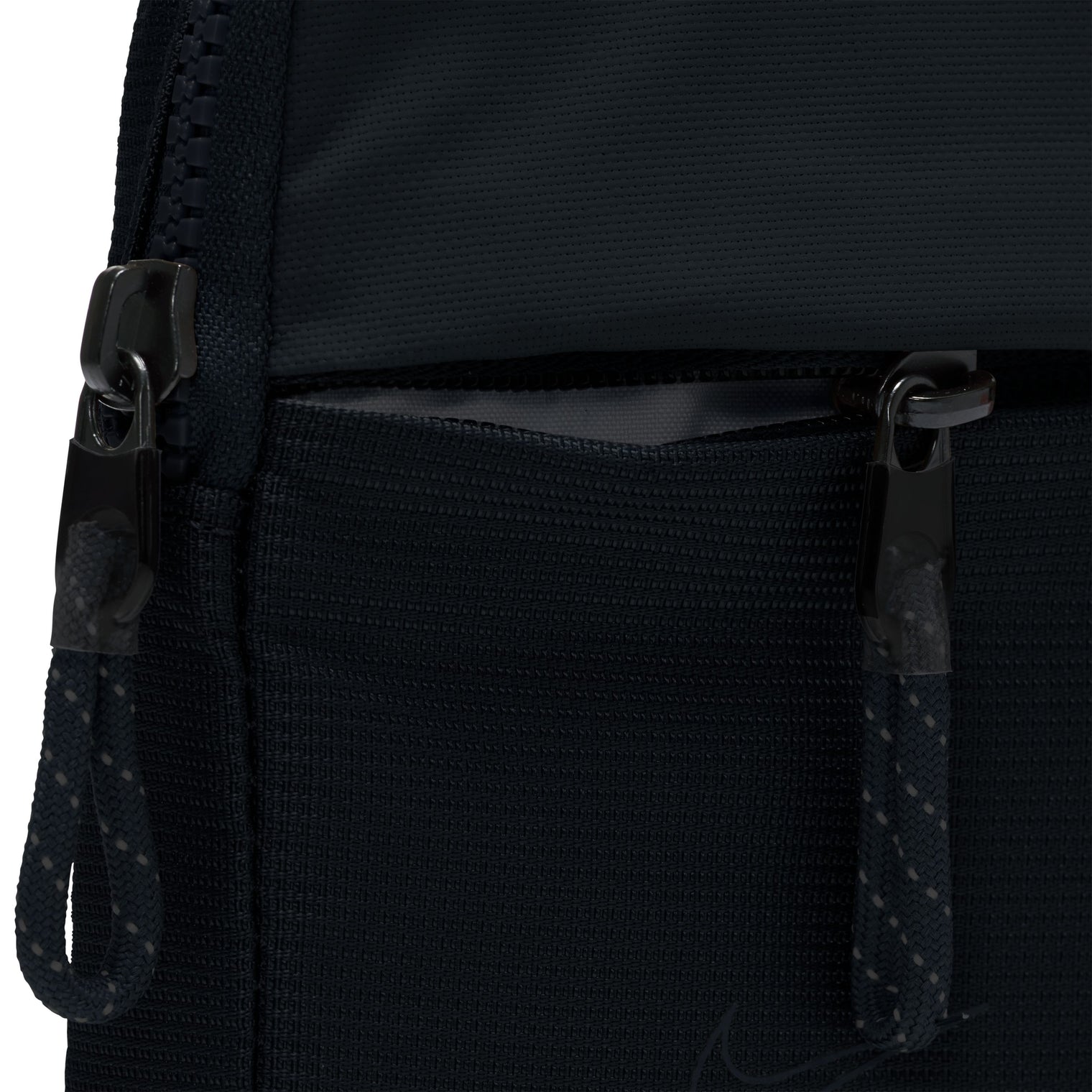 Nike Sportswear Essentials Cangurera (pequeña, 1 L) manos libres