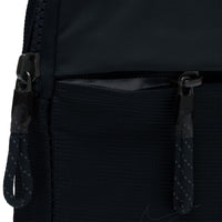 Nike Sportswear Essentials Cangurera (pequeña, 1 L) manos libres