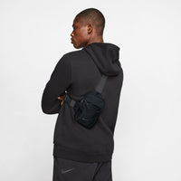 Nike Sportswear Essentials Cangurera (pequeña, 1 L) manos libres