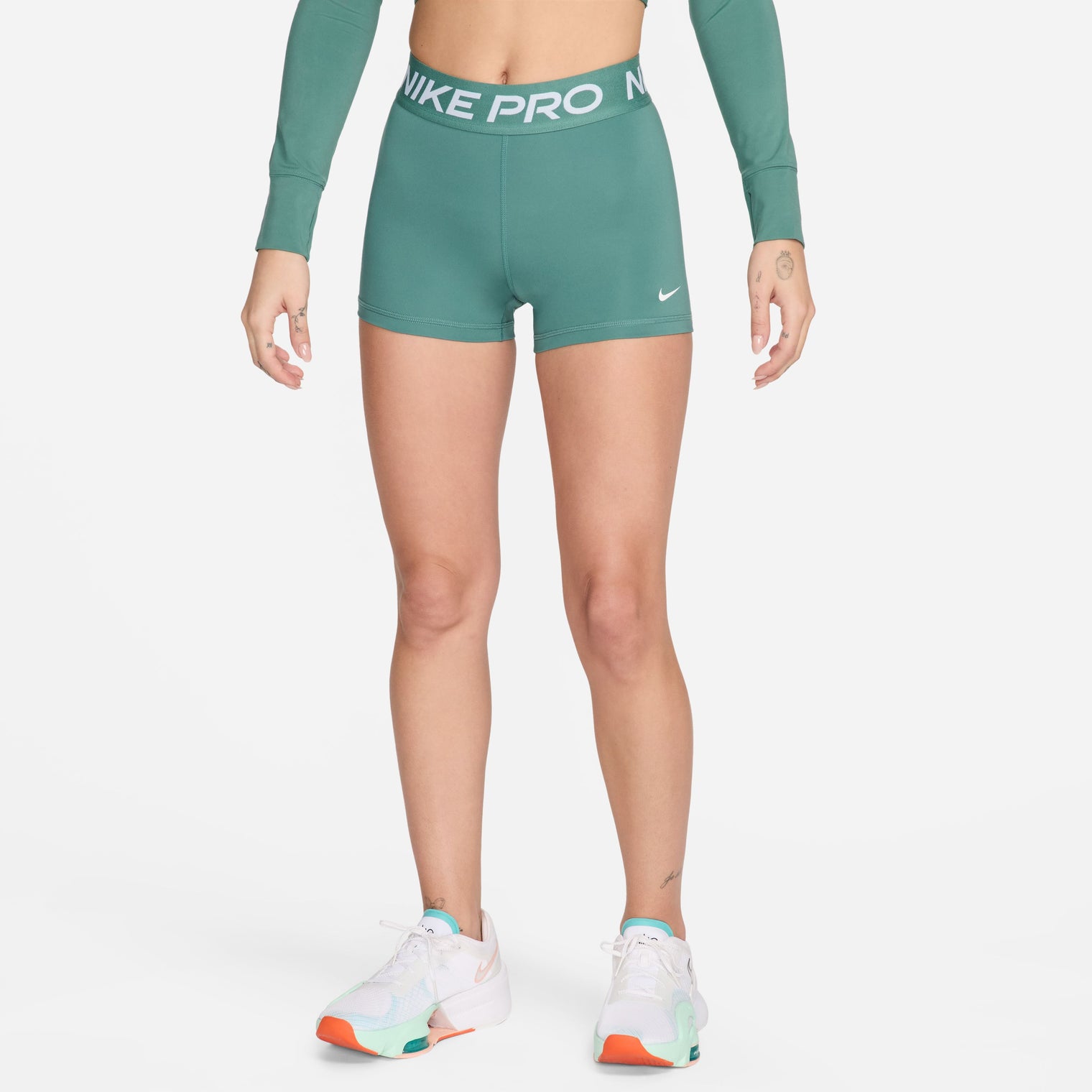 NIKE PRO GRAPHIC 3"SHORT TIRO MEDIO PARA MUJER
