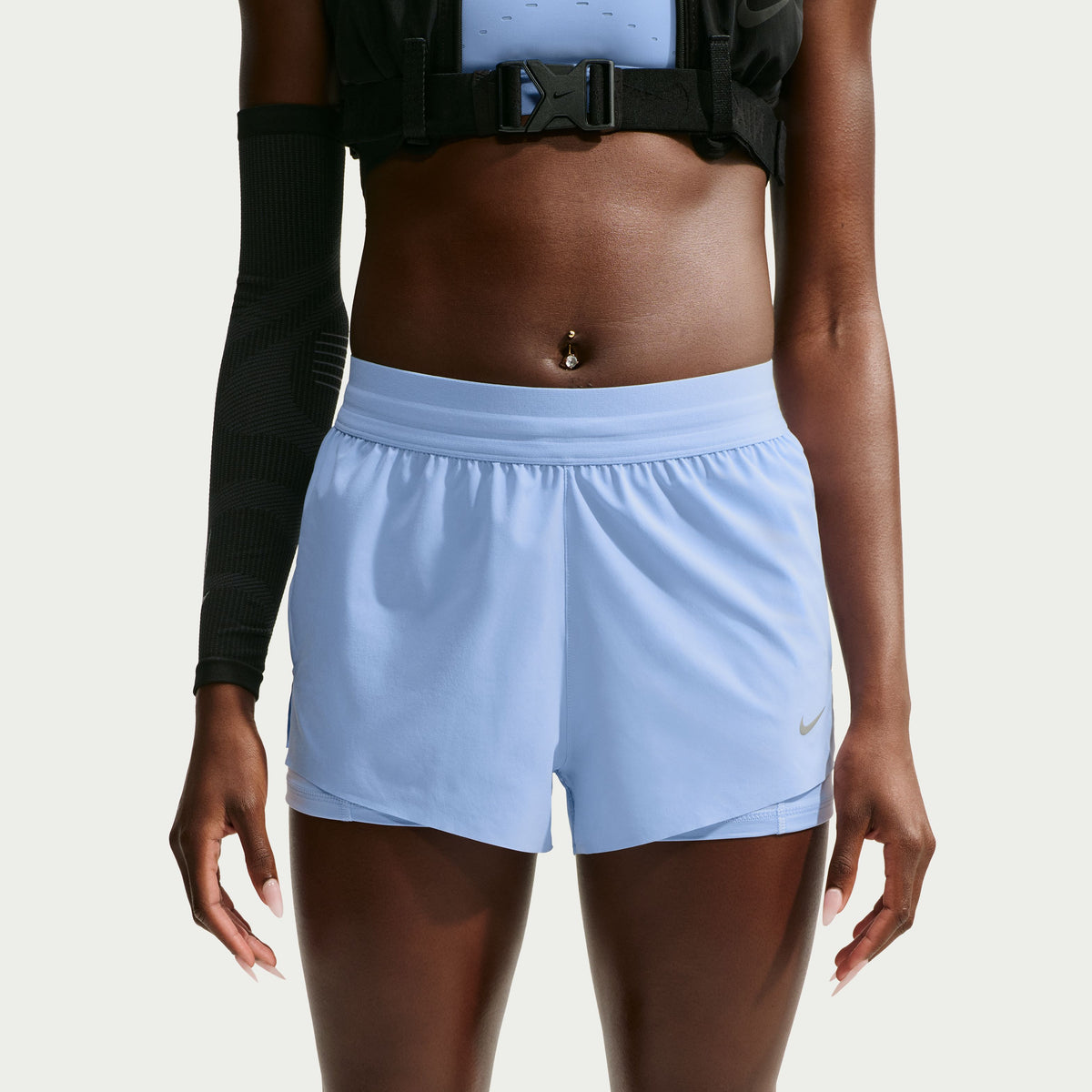 Nike Swift Shorts de correr Dri-FIT de tiro medio 2 en 1 para mujer