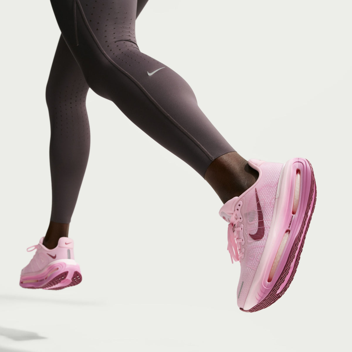 W NIKE VOMERO PREMIUM