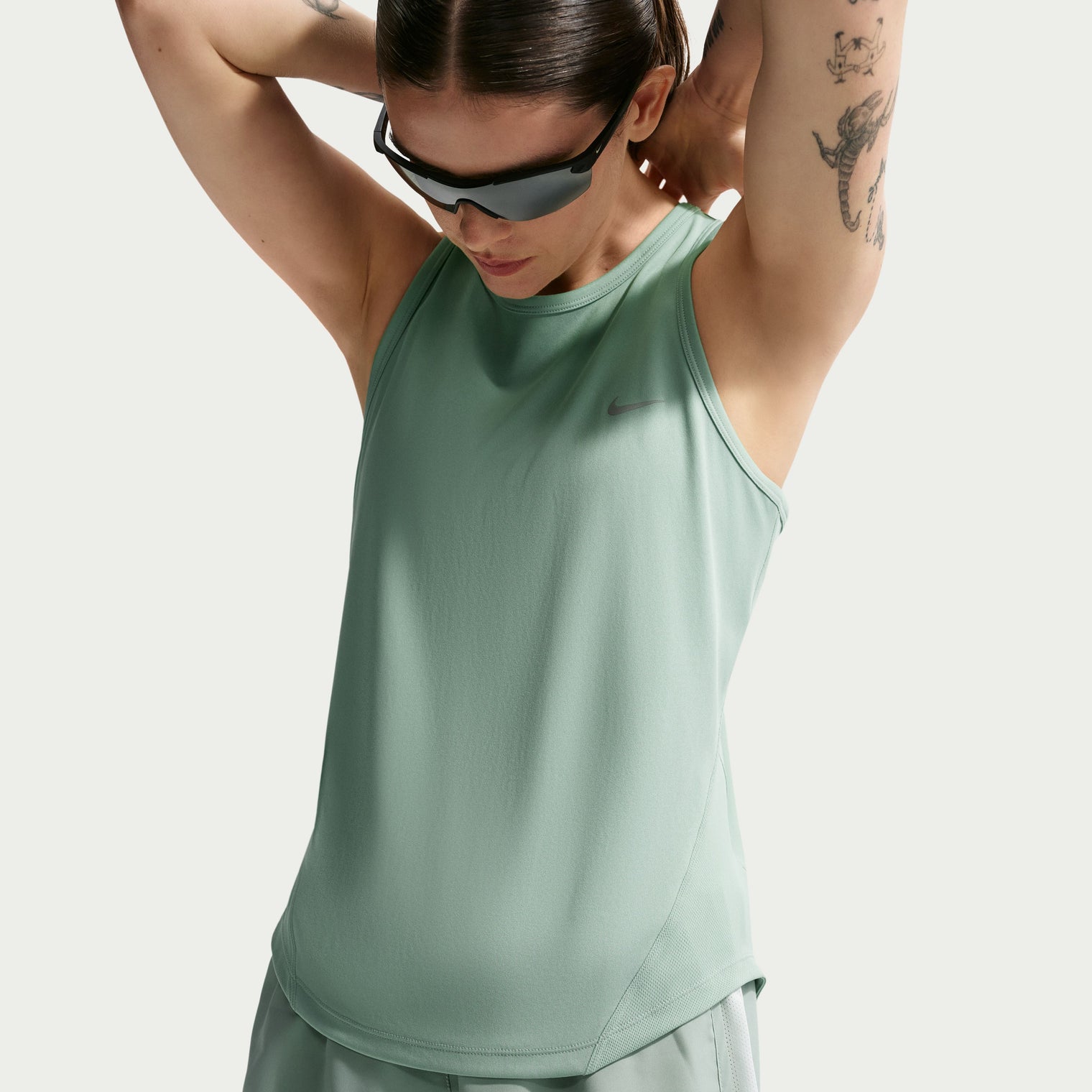 WOMEN NIKE TEMPO DRI-FIT MR 3 SHORT