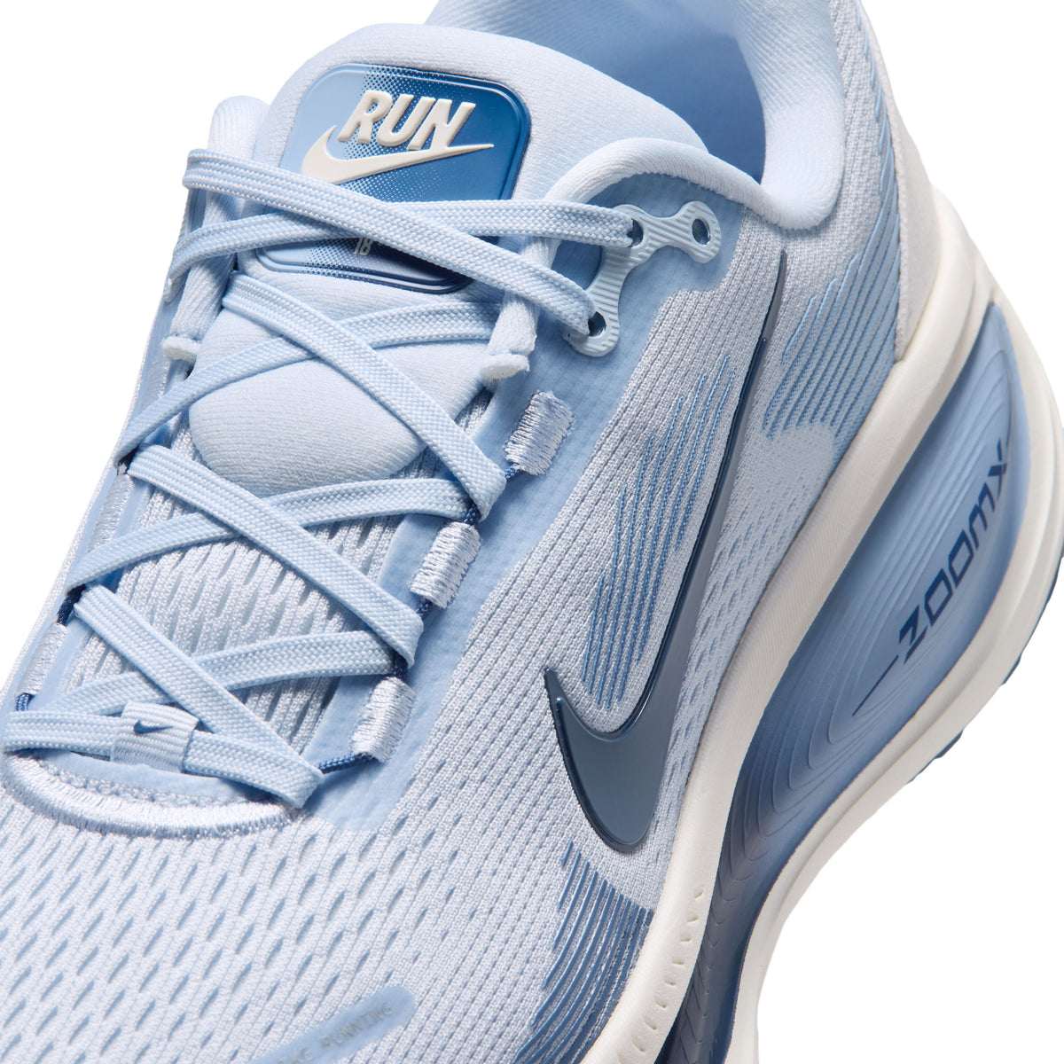 Nike Vomero 18 Tenis de correr en pavimento para mujer