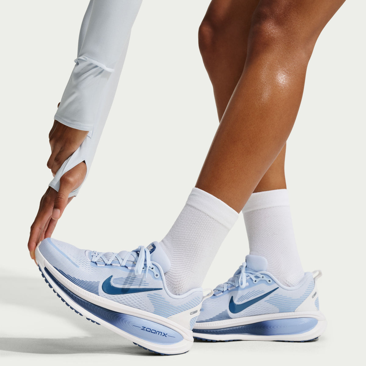 Nike Vomero 18 Tenis de correr en pavimento para mujer