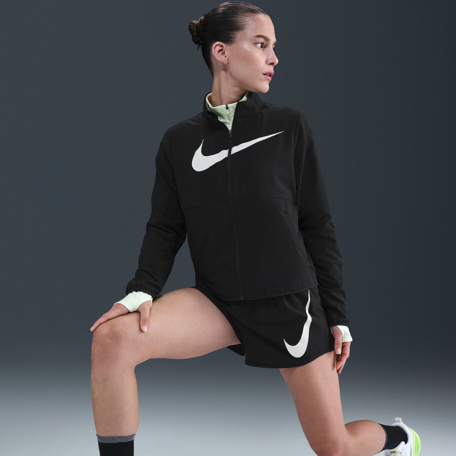 Nike One Swoosh RUNNING WOMEN UPPER THIGH LENGTH