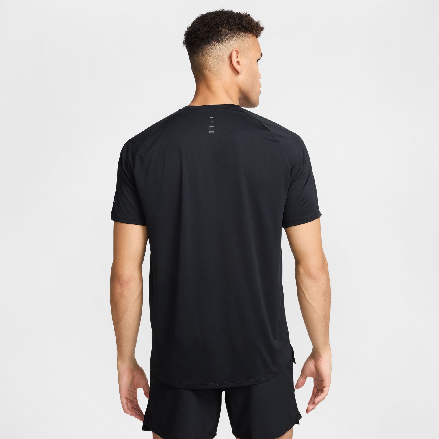 MEN NIKE DRI FIT STRIDE SS TOP