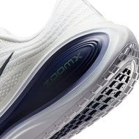 Nike Vomero Plus Tenis de correr en pavimento para hombre