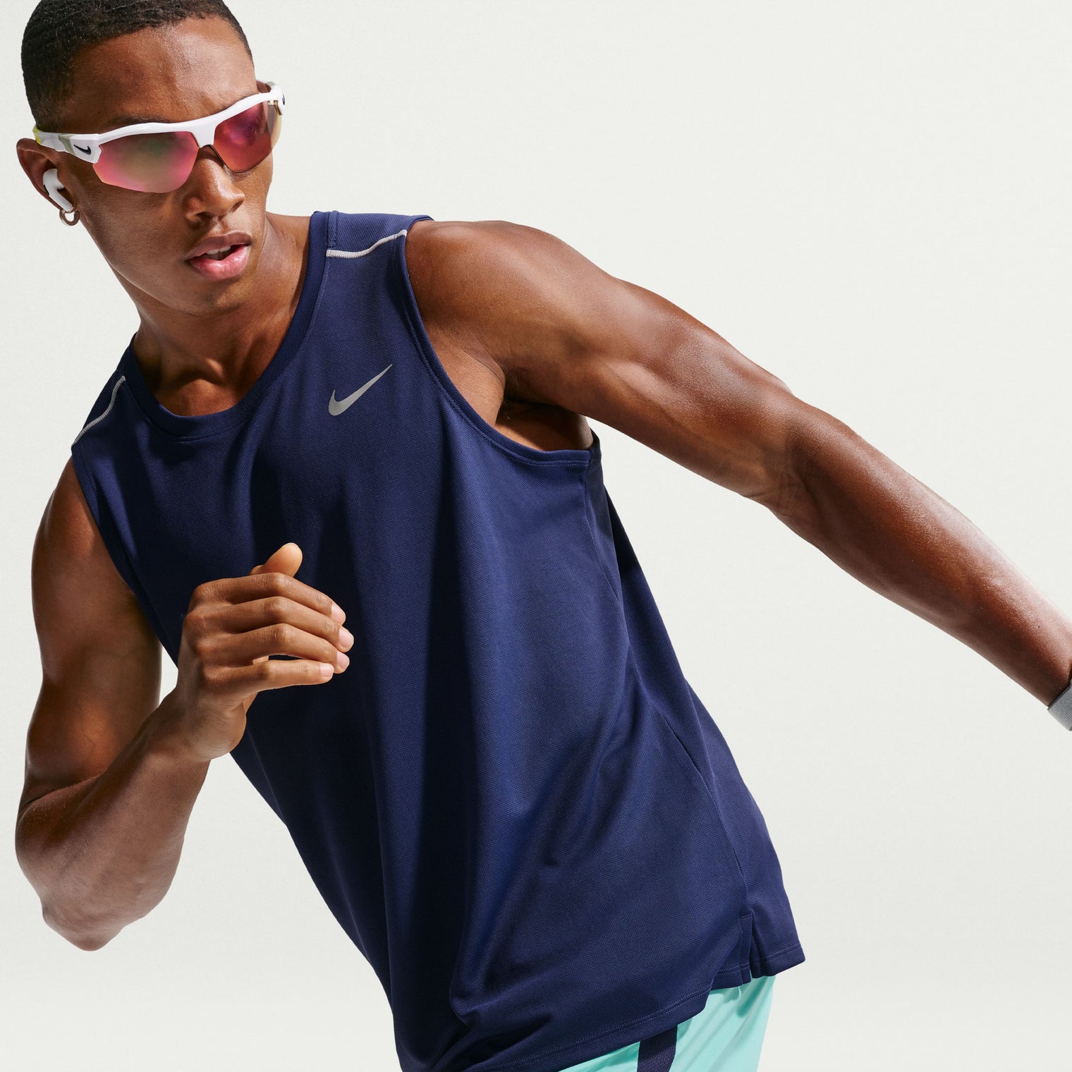 MEN NIKE DRI-FIT MILER TANK TOP