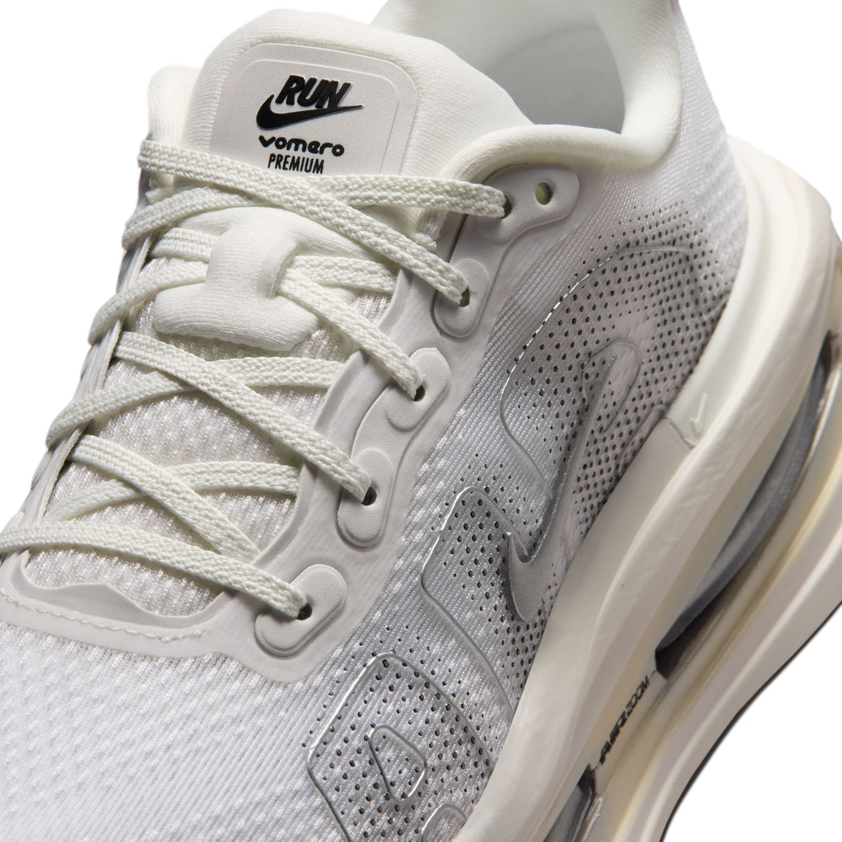 W NIKE VOMERO PREMIUM ESS