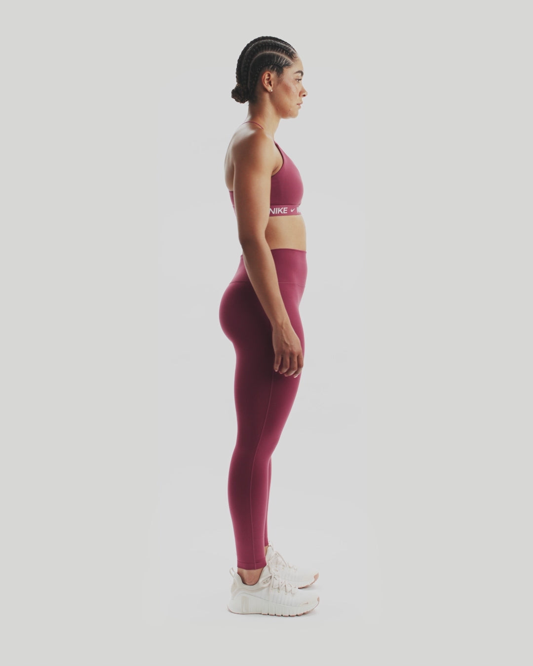 Nike Indy Light Sujetador deportivo acolchado ajustable para mujer